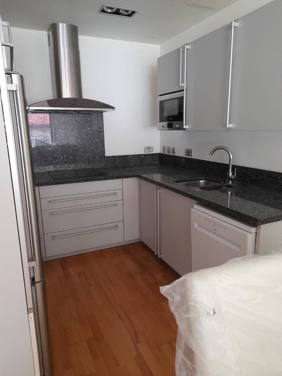 Three Bedroom Flat At Ocean Village Gibraltar Buitenkant foto